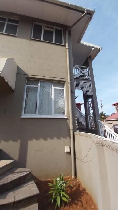 Spacious 1 Bedroom, Self Catering Apartment In Glenwood, دوربان المظهر الخارجي الصورة